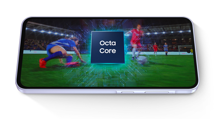 Vemos um Galaxy A36 5G posicionado horizontalmente exibe uma partida de futebol na tela. Acima, o texto "Processador octa-core".