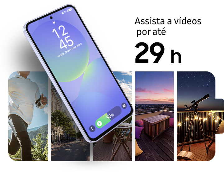 Vemos um Galaxy A36 5G com a tela de bloqueio vis&iacute;vel. No fundo, uma pessoa correndo, uma paisagem urbana, um terra&ccedil;o ao p&ocirc;r do sol e um telesc&oacute;pio apontado para o c&eacute;u noturno. Texto ""Assista a v&iacute;deos por at&eacute; 29 horas"" aparece no canto superior direito.