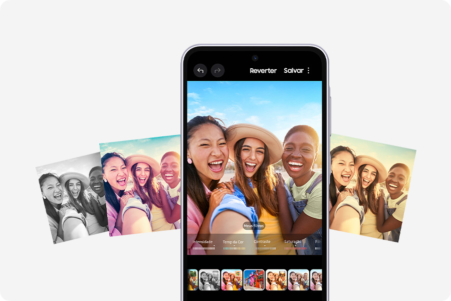 Vemos um Galaxy A36 5G com o recurso Meu Filtro ativado. No centro, aparecem três mulheres sorrindo. Ao lado do dispositivo, as mesmas mulheres aparecem com diferentes filtros aplicados, demonstrando os efeitos visuais.